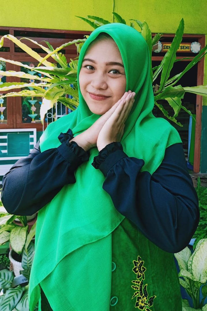 17. Nur Azizah